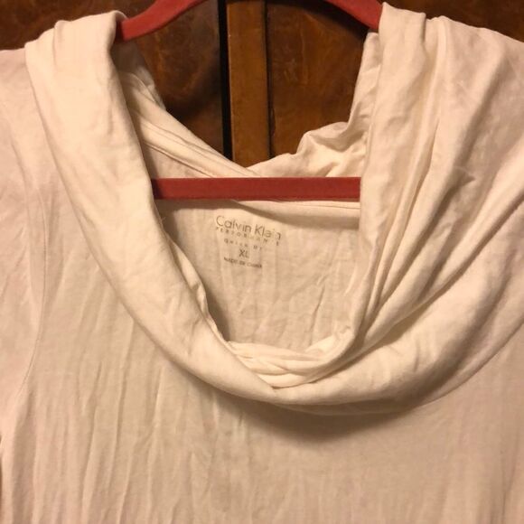 Calvin Klein top - Picture 2 of 3